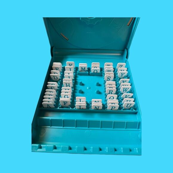 Vintage 1988 Hangman The Original Word Guessing Game  Milton Bradley Complete - Picture 7 of 9